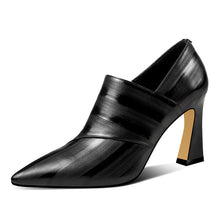 Load image into Gallery viewer, Isnom Emboss Cow Leather Pumps Women